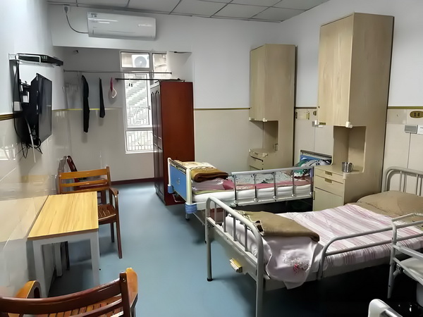 大学生迁深户_里拉暴跌后土耳其成购物天堂中国游客忙“扫货” 店了一一起经营家饭